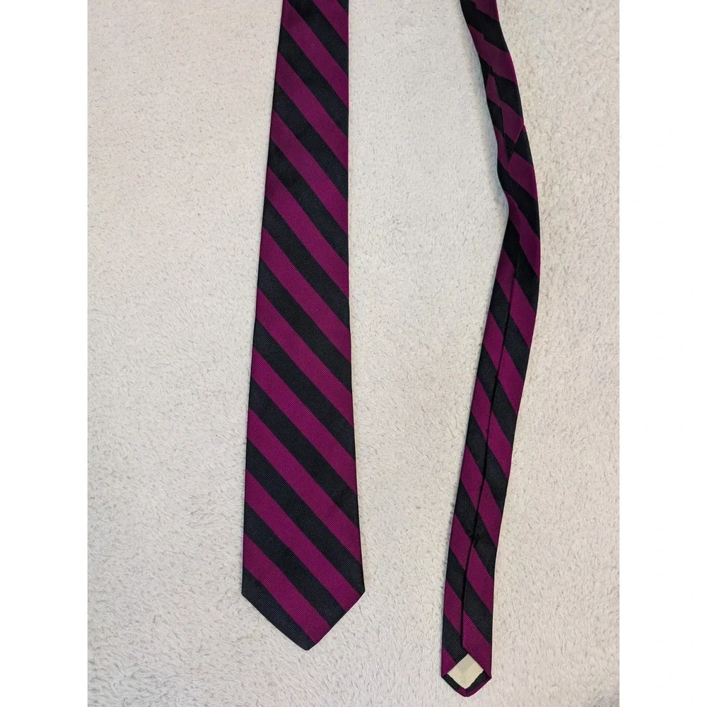 Brooks Brothers Makers Vivid Black & Pink Made in USA‎ Striped Design England